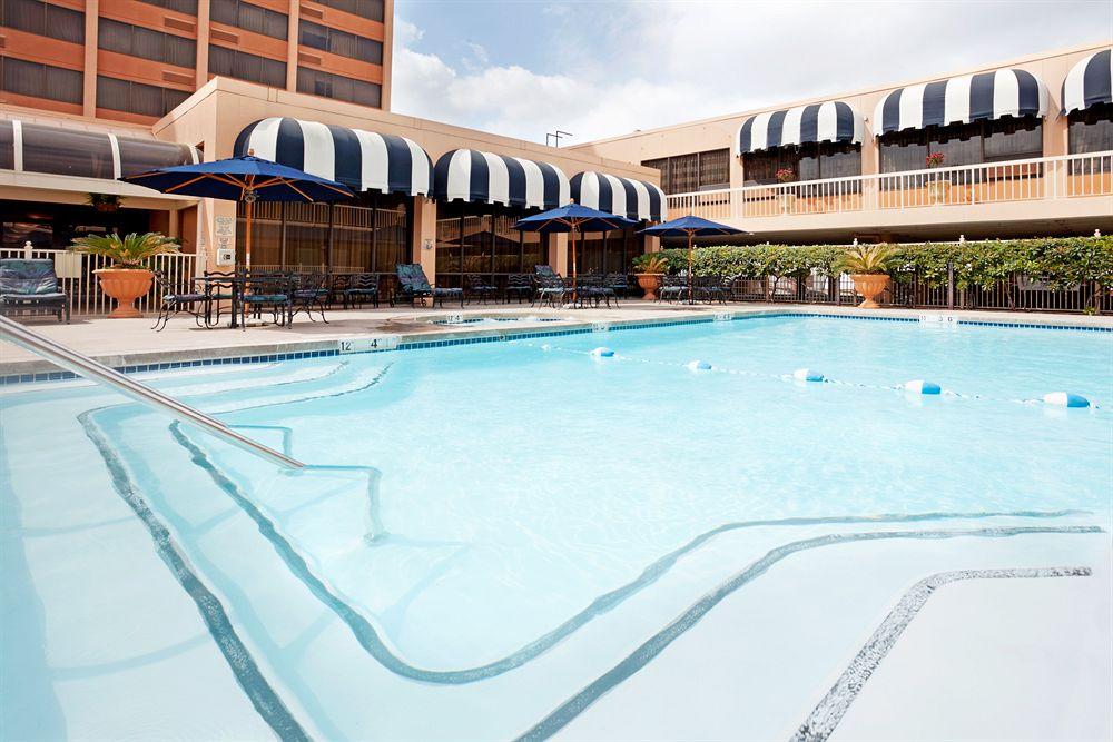 Отель Crowne Plaza San Antonio Airport By Ihg Экстерьер фото
