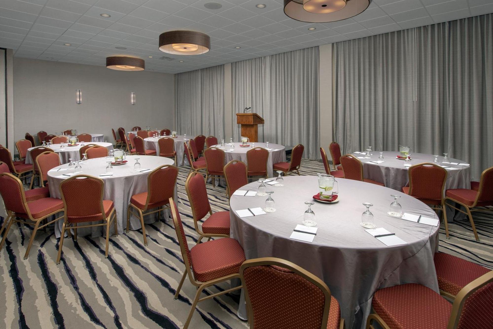 Отель Crowne Plaza San Antonio Airport By Ihg Экстерьер фото